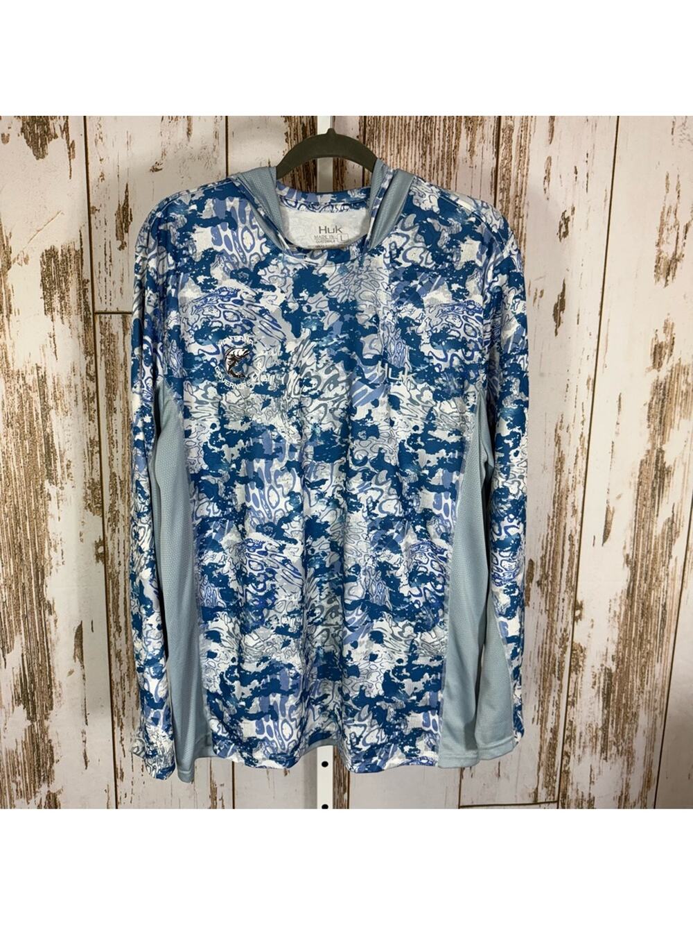 Huk Fishing, Blue and White Long Sleeve Tee. Size Large. Excellent condition!